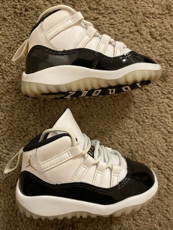 Nike Air Jordan Retro 11 niños pequeños (talla 6c) Foto 4 de 4