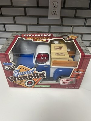 M&M's Candy Dispenser - Sweet Wheelin' Red's Garage - NIB. Mint. Christmas Gift
