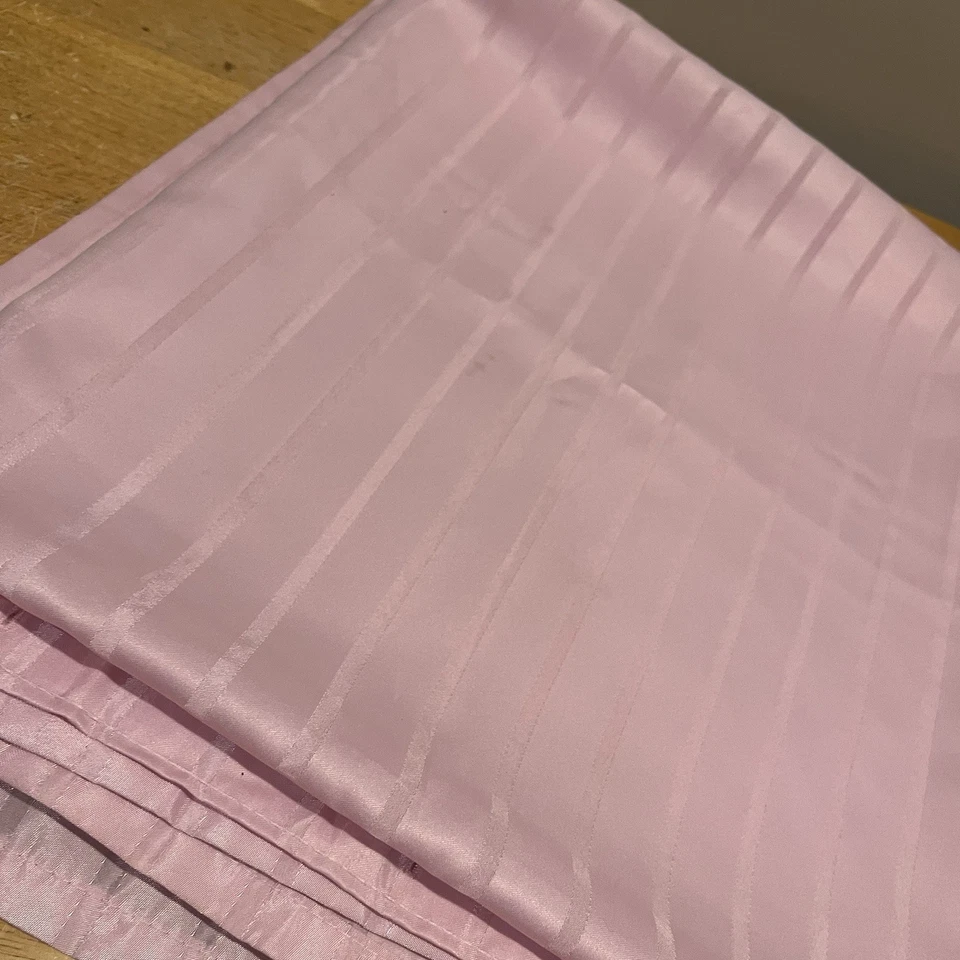 Cortina de ducha de tela damasco rosa IKEA a rayas satinadas Foto 2 de 4