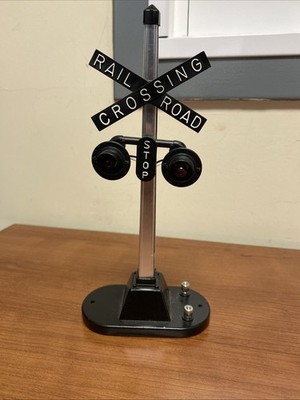 Lionel 6-12888 O Gauge #154 Railroad Crossing Highway Flasher Signal/Box