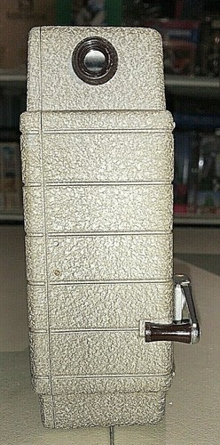 Vintage Bell & Howell Model 8mm Film 319 Movie Camera - Picture 9 of 11