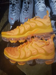 womens nike vapormax plus orange