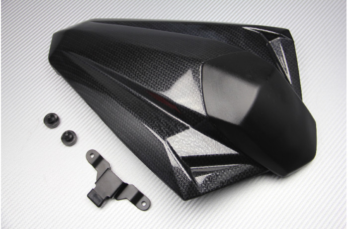 Capot de selle carbone Kawasaki Z300 idéal pour look racing lors de vos sorties moto