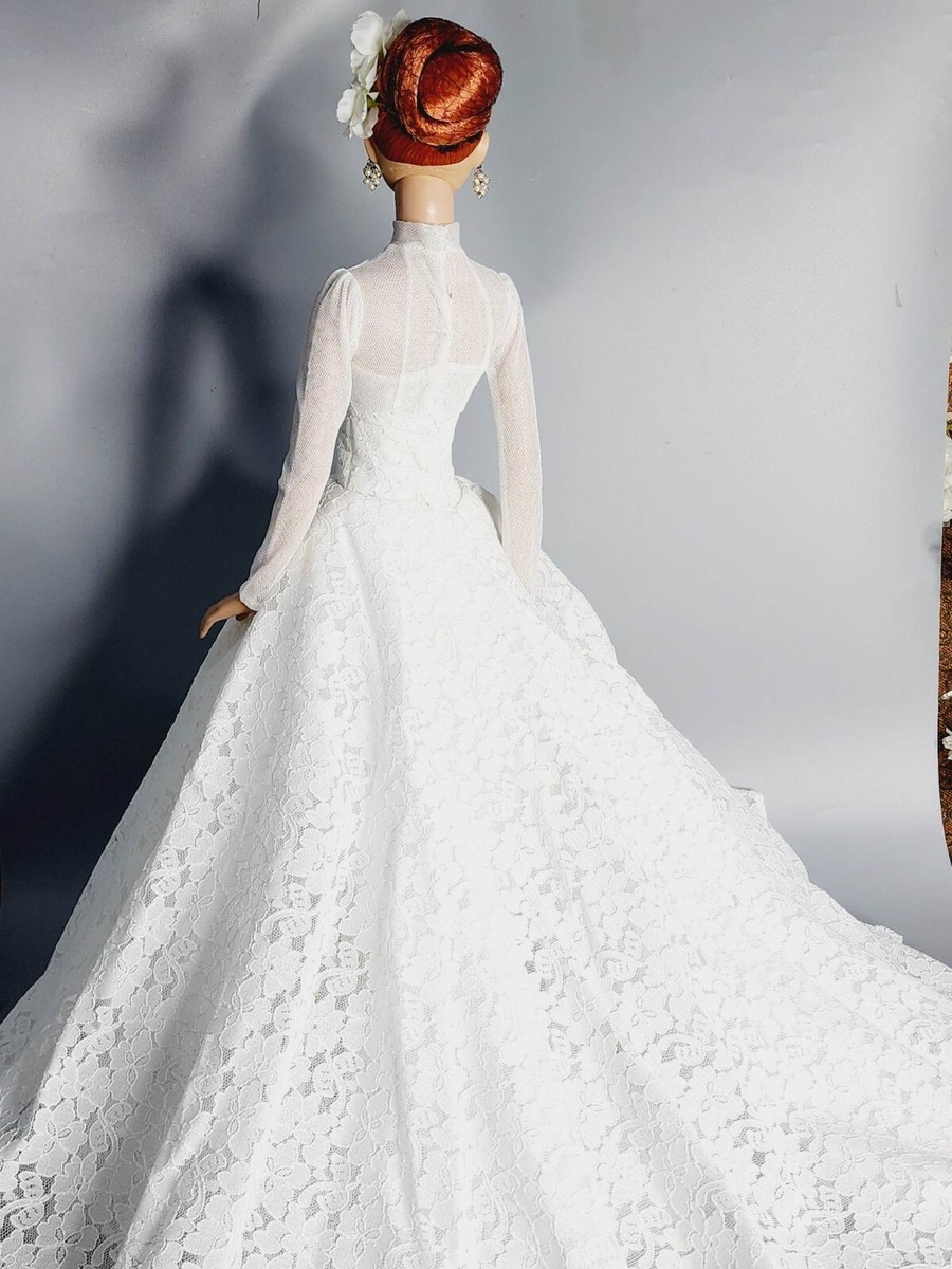 Tenue Tailleur Noir & Blanc Pour Poupée Tonner American Models 22 – OOAK Fait Main