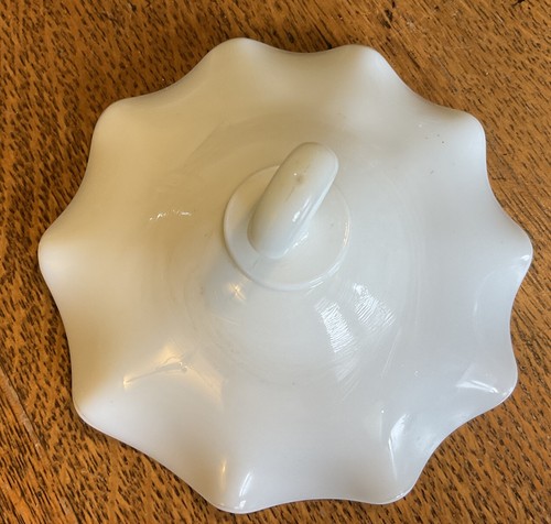 VINTAGE WHITE MILK GLASS SMOKE BELL RUFFLED EDGE 6" WIDE - Picture 4 of 4