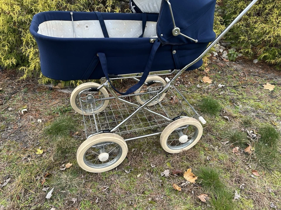 Emmaljunga Bassinet Vintage Stroller PRAM Navy Blue Luxury - Image 4 of 4