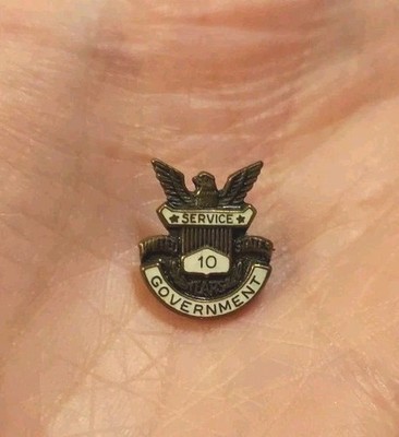 Vintage US Government Employee 10 Years Loyal Service Award Pin
