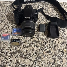 Canon EOS Rebel Xti 400d Digital Camera w/18-55 kit lens charger battery 3 Cards