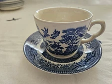 CHURCHILL BLUE WILLOW CUP & SAUCER 8 PC SET FOR 4** VINTAGE IMMACULATE & CLEAN  