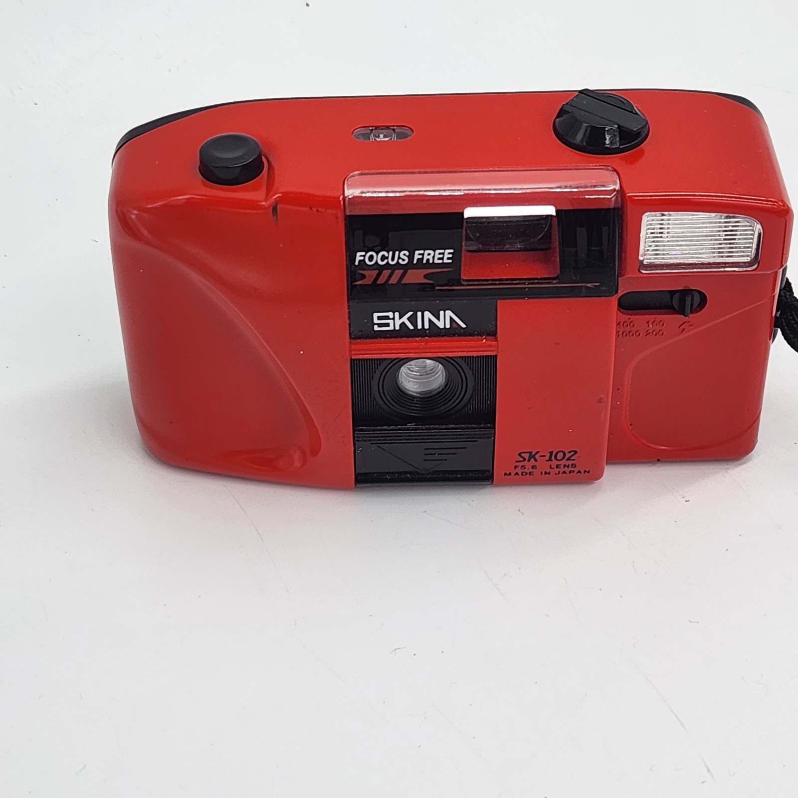 Vintage Red SKINN SK-102 (Skina) 35mm Film Camera Focus Free F5.6 Lens