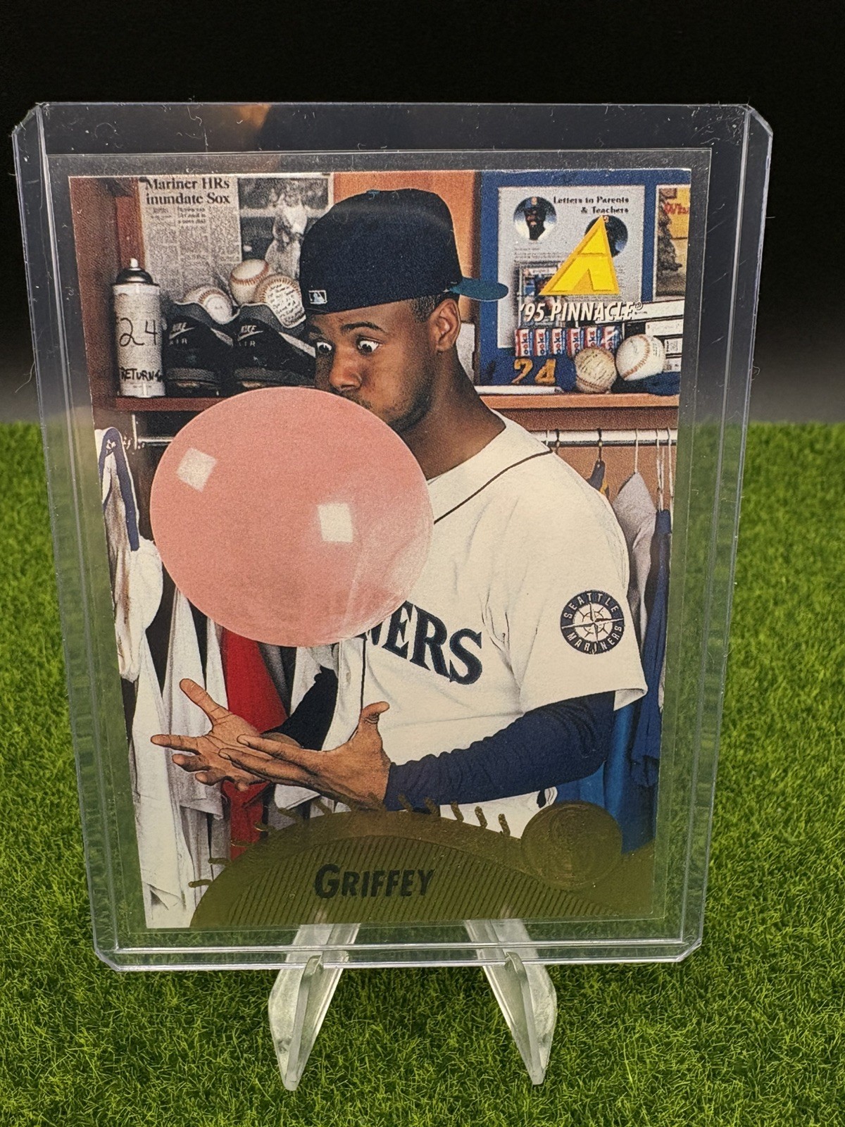 1995 Pinnacle - Ken Griffey Jr #128 Seattle Mariners HOF Bubblegum