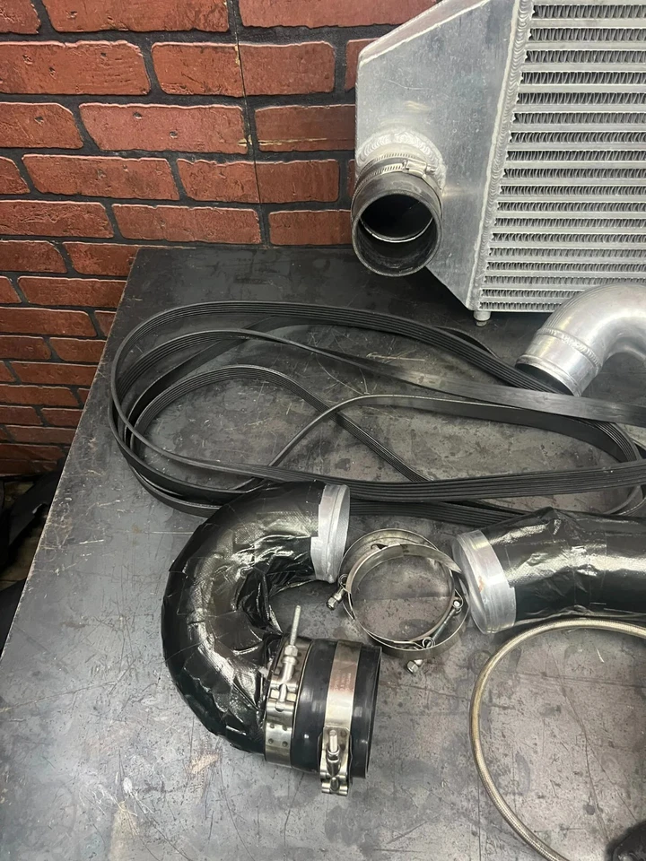 Kit de sobrealimentador RIPP JEEP Grand Cherokee 2012-2014 6,4 SRT Foto 3 de 4