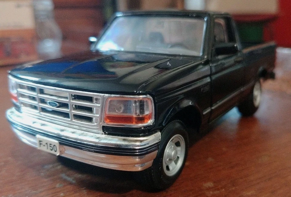 Modellino Maisto - FORD F-150 PICKUP (1994)-Metallo Verde - Vintage-1:25-20,5 Cm - Immagine 2 di 4