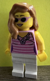 LEGO CREATOR: Beachside Vacation (31063) - Mostly Complete