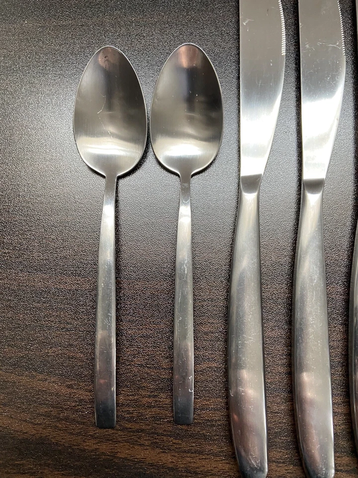 Cardinal Arcoroc Satineo 4 Dinner Knives / 8 Tablespoons / 2 Teaspoons - Image 4 of 4