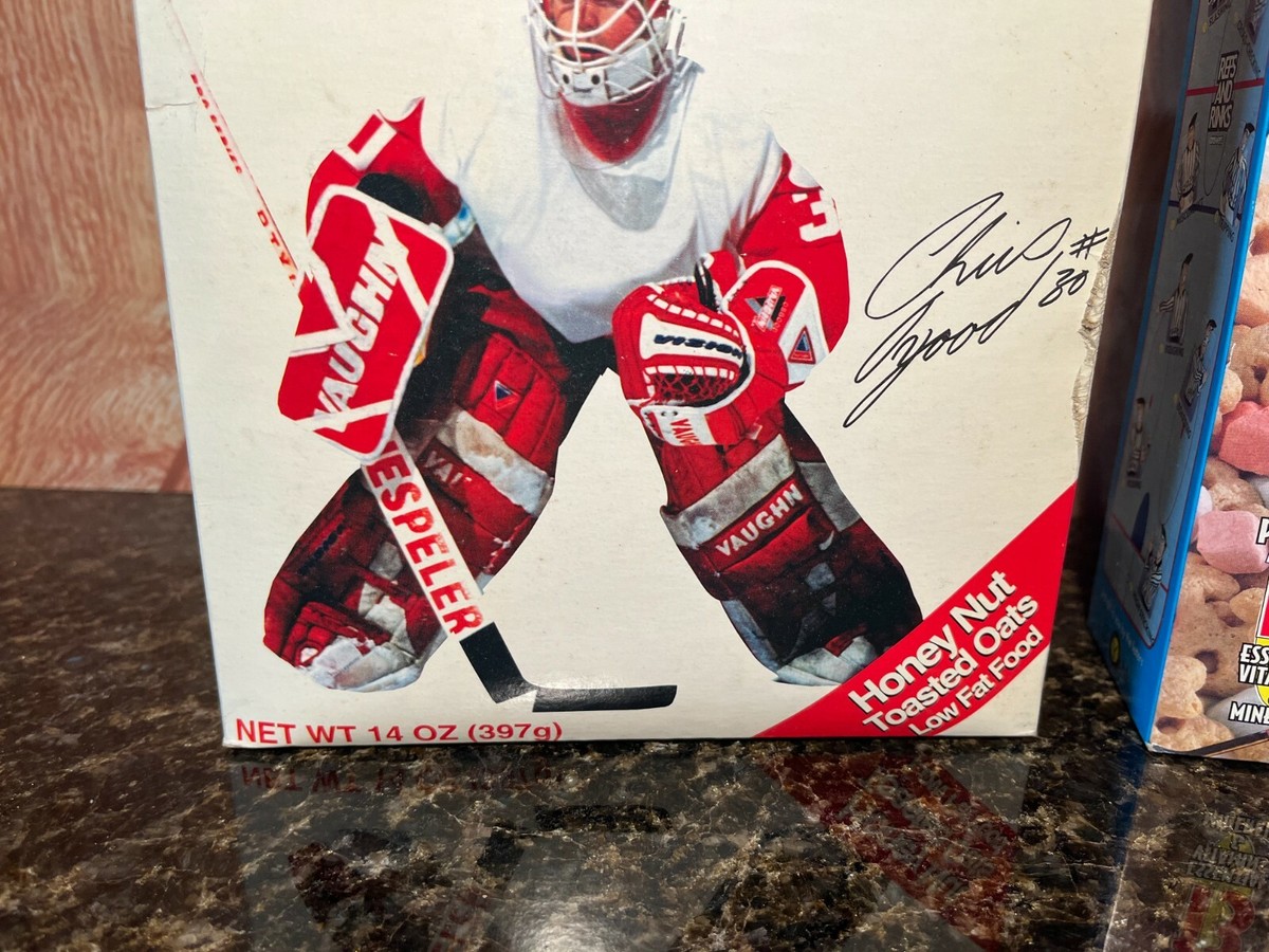 PAIR NHL DETROIT RED WINGS CHRIS OSGOOD STEVE YZERMAN CEREAL BOXES
