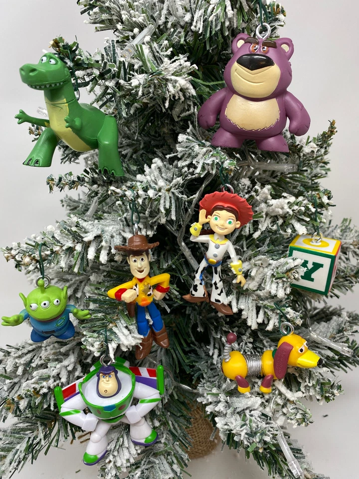 Disney's Toy Story Deluxe 8 Piezas Juego de Adornos de Navidad - Totalmente Nuevo Foto 3 de 4