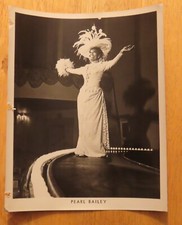 Actress PEARL BAILEY signed 8x10 Photo COA Hello, Dolly! "Takes Two to Tango"