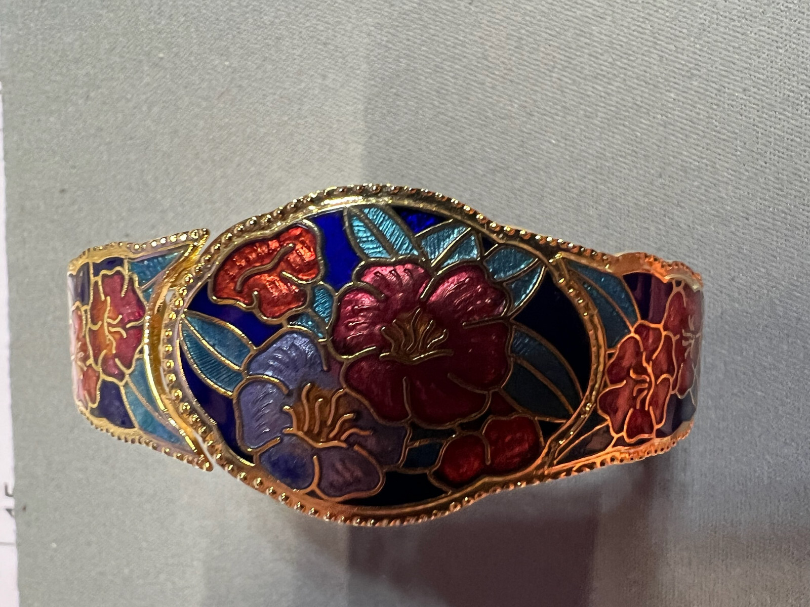 BEAUTIFUL MULTI COLORED  BRACELET - image 2