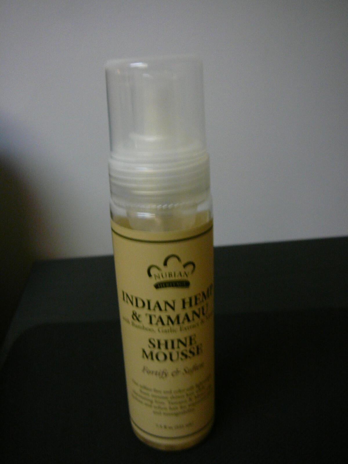 Nubian Heritage Indian Hemp & Tamanu Shine Mousse, 7.5 oz. b