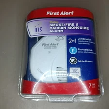 Iris Smart Hub First Alert Smoke/Fire & Carbon Monoxide Alarm (Damaged Box)