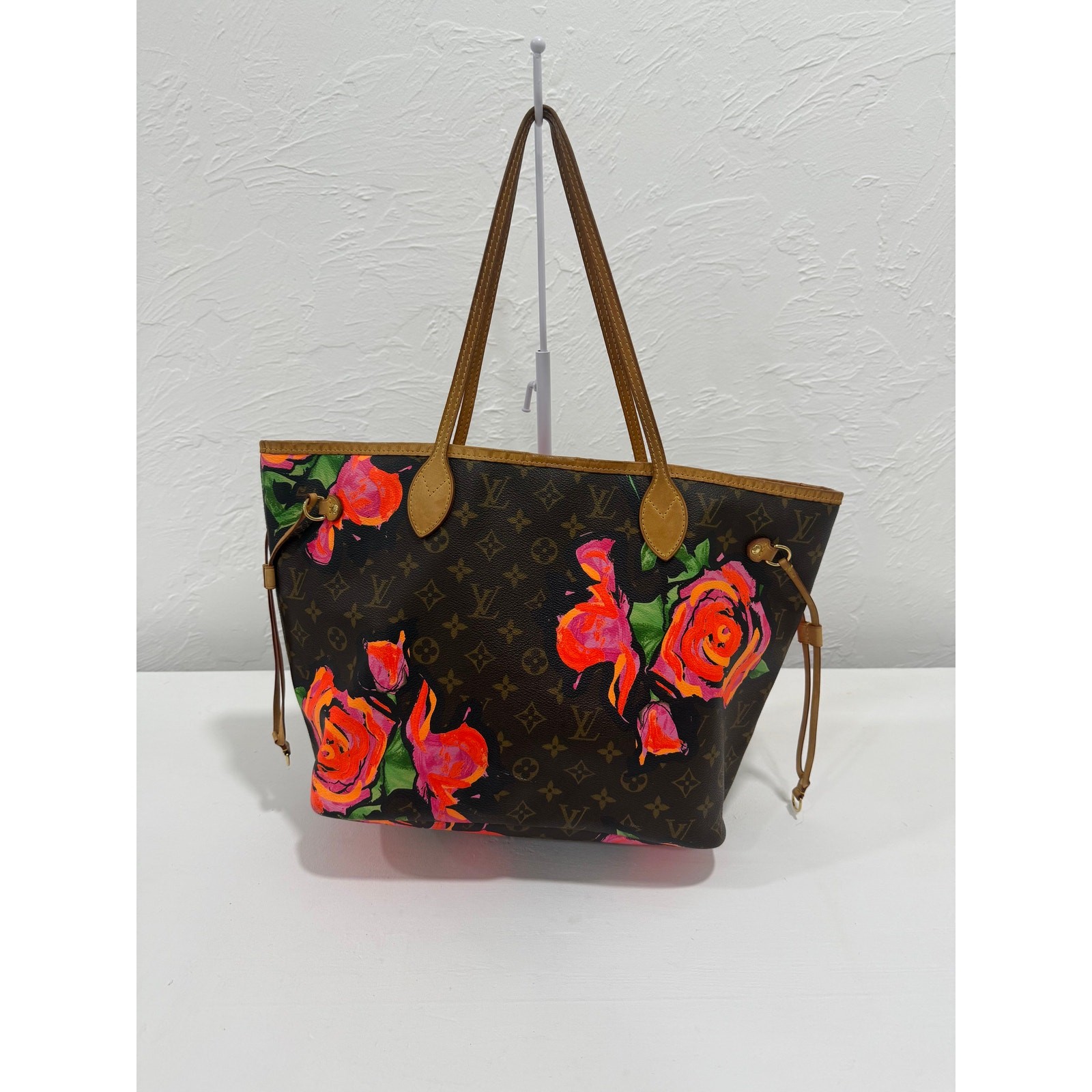Louis Vuitton 2009 Monogram Canvas Rose Neverfull MM Shoulder Tote Bag