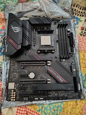 ASUS ROG Strix B550-F Gaming AMD AM4 ATX Motherboard/Ryzen 7