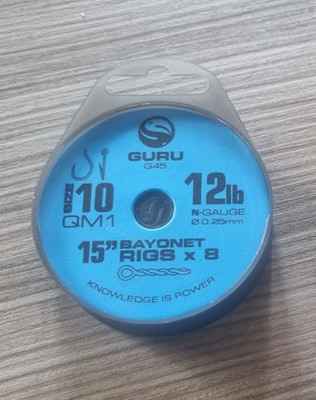 Guru QM1 Bajonett Rigs 15 Zoll Größe 10 Haken x 2 12 Pfund 0,25 mm