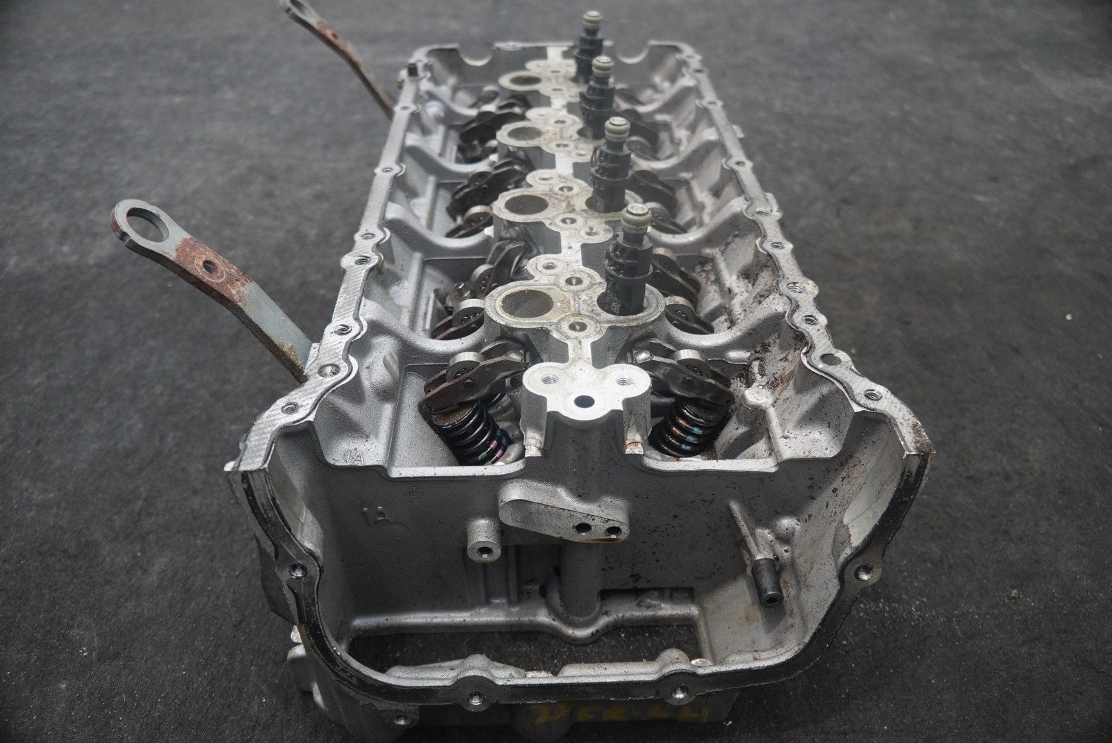 Left Engine Cylinder Head 4.0L Twin Turbo V8 OEM Lamborghini Urus S 2024 *Note*