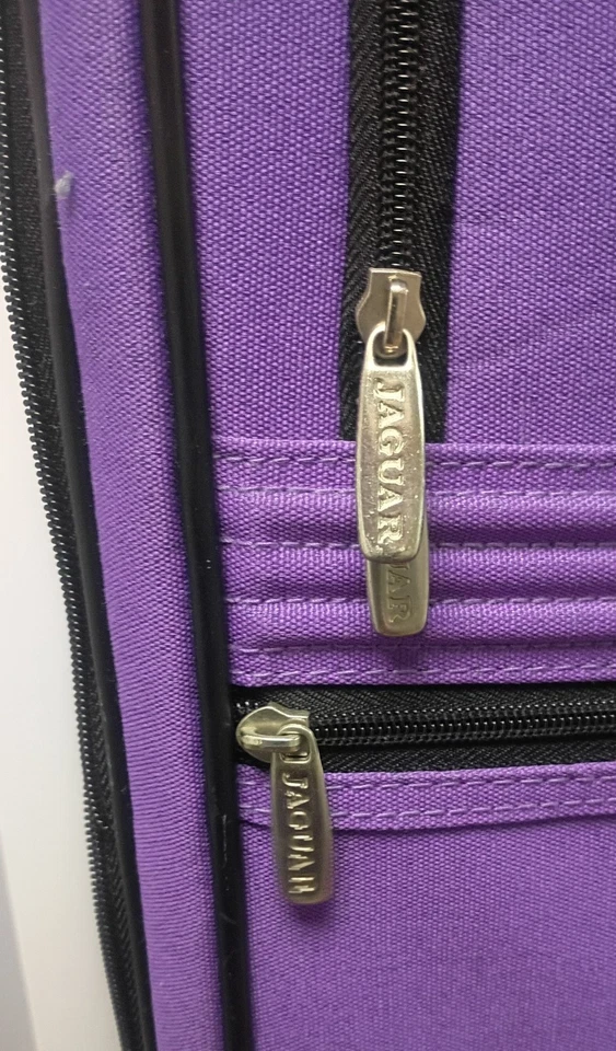 Maleta de mano de colección JcPenney Jaguar púrpura rueda de empuje  Foto 3 de 4