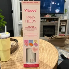 Paris Hilton White 22 Oz Vitapod Water Bottle + 6 Pods Drink Mix Starter Kit NEW