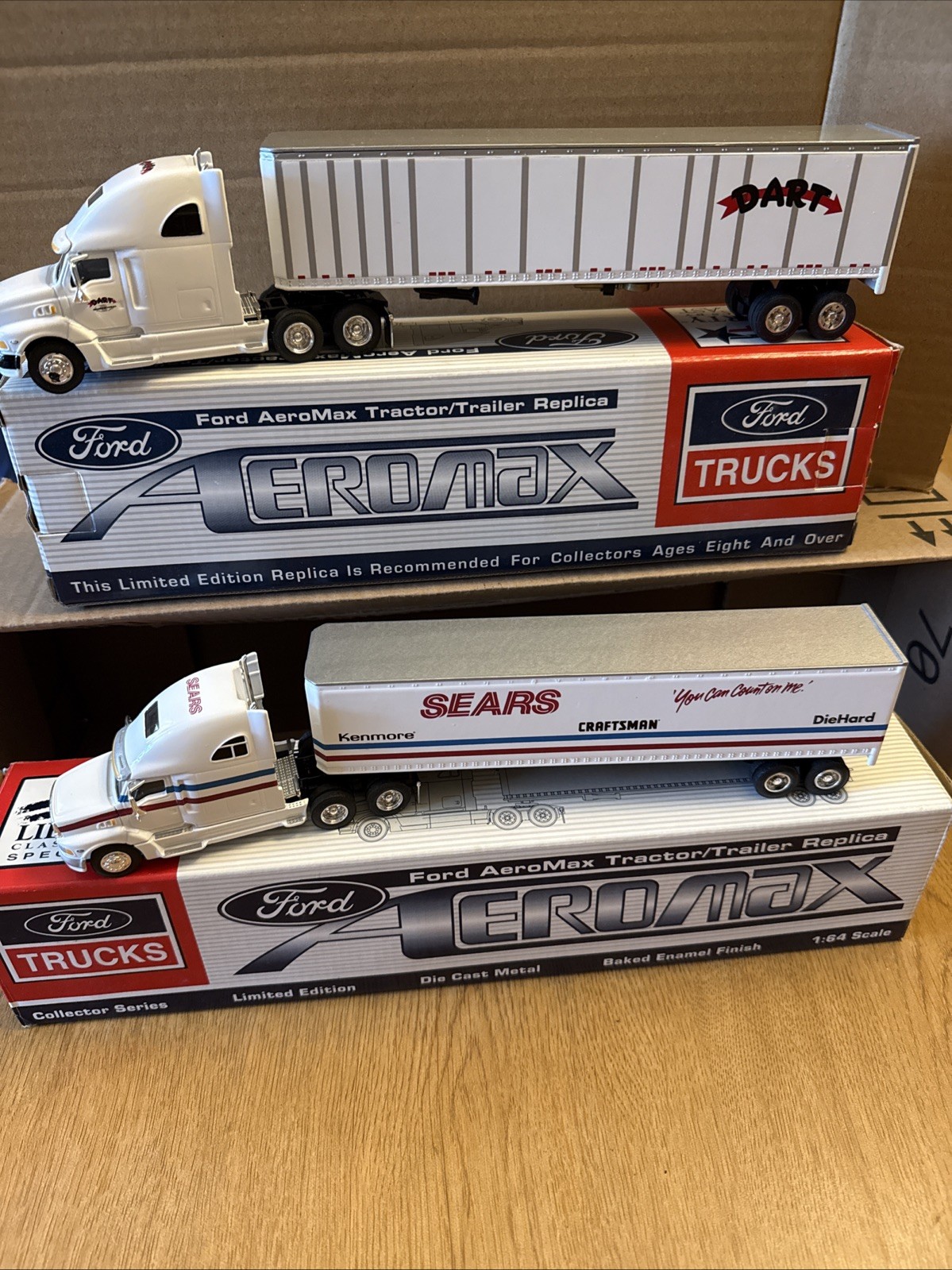 Lot Of 2 FORD AEROMAX TRACTOR/TRAILER DIE CAST METAL 1:64 SC