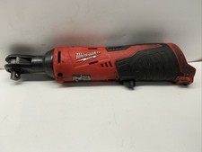 Cliquet sans fil Milwaukee M12 2457-20 12V Li-Ion 3/8'' - Rouge 🛑POUR PIÈCES