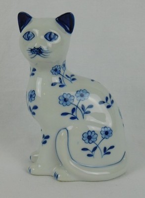 Unbranded PORCELAIN CAT FIGURINE 5'' Blue & White Floral Sitting 18 Thailand