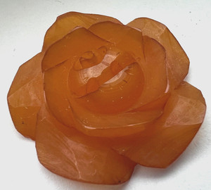 Vintage carved butterscotch bakelite button~3-D FLOWER~1-1/16"~A11