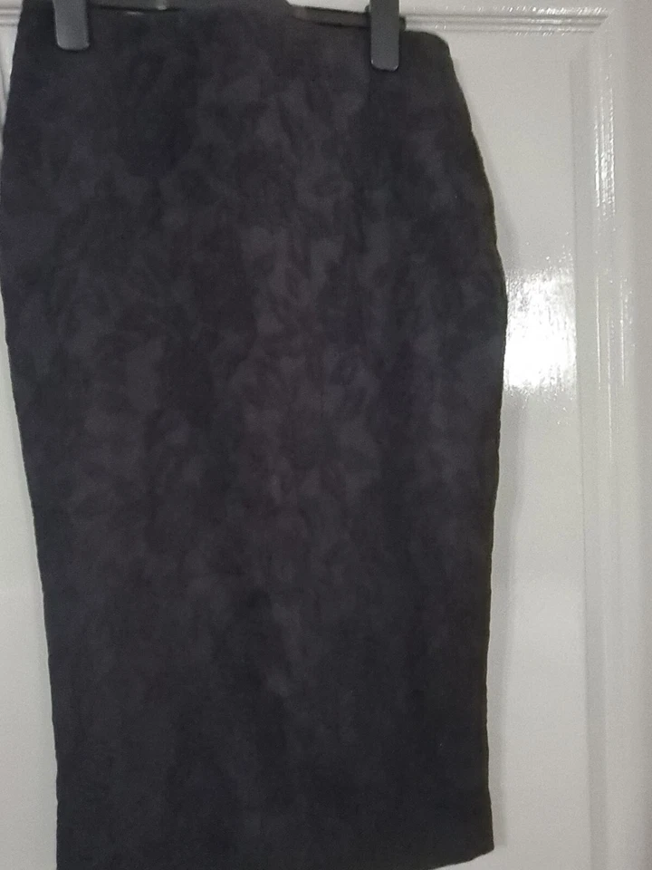 LAURA ASHLEY BLACK SKIRT UK6 - Image 4 of 4