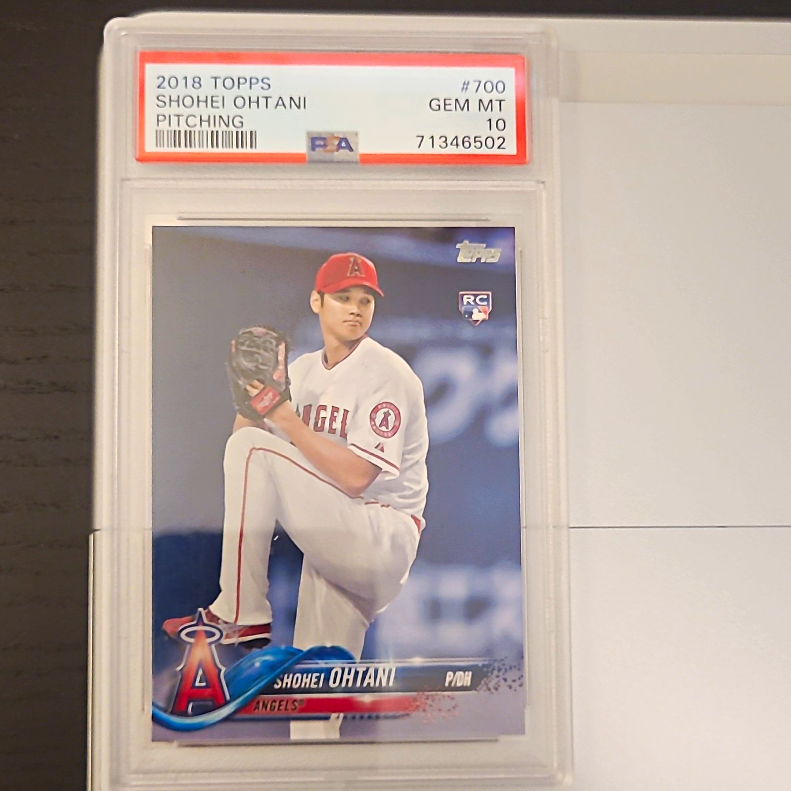 Topps 2018 Shohei Ohtani Rookie White Jersey #700 Angels PSA 10 view 1