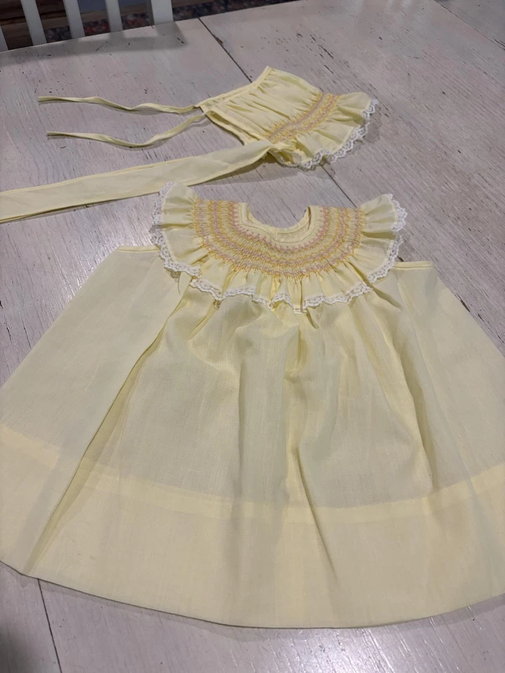 Vintage Nannette Dress Bonnet Set Baby Girls Small Smocked Lace Made USA 70s - Image 2 of 4