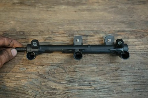 Audi Q7 4M 3.0 TFSI Kraftstoffverteiler Einspritzleiste Verteiler R 06E133682C