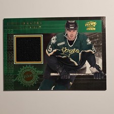 Pacific 2000-01 Game-Worn Jersey Mike Modano Dallas Stars #5 Sports Trading Card