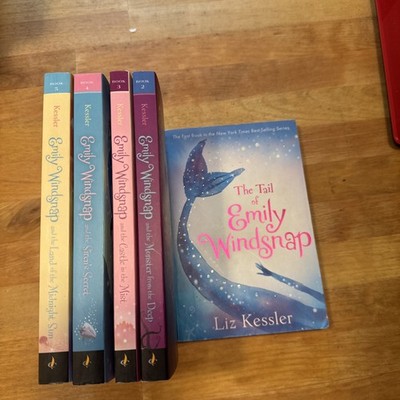 Emily Windsnap Book Series Lot of 5 Liz Kessler #s 1-5 PB (2-5 Like New)