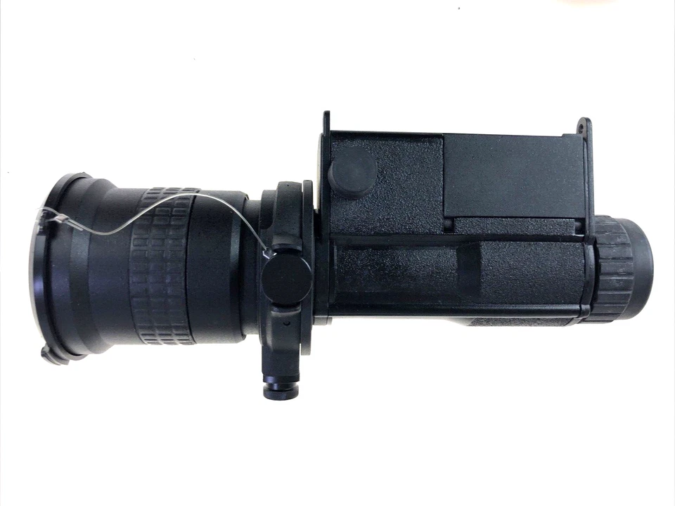 Mira telescópica rusa CYCLOP-1 de visión nocturna con iluminador AP-1Y con estuche Foto 4 de 4