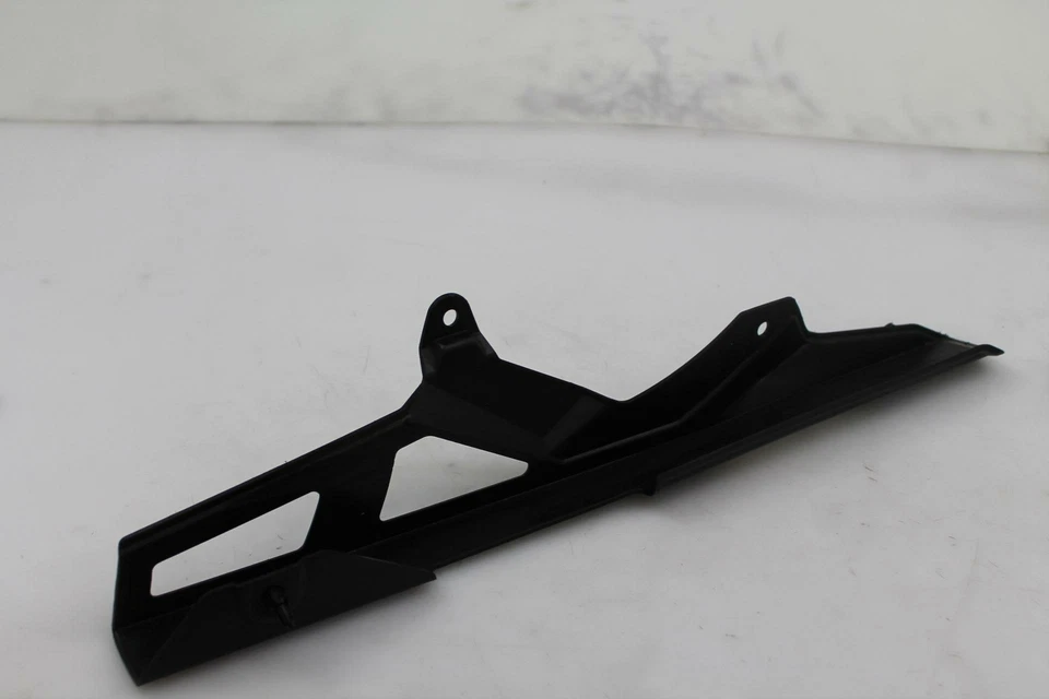 Protector de cinturón superior Suzuki GSXR750 2013 OEM Foto 3 de 4