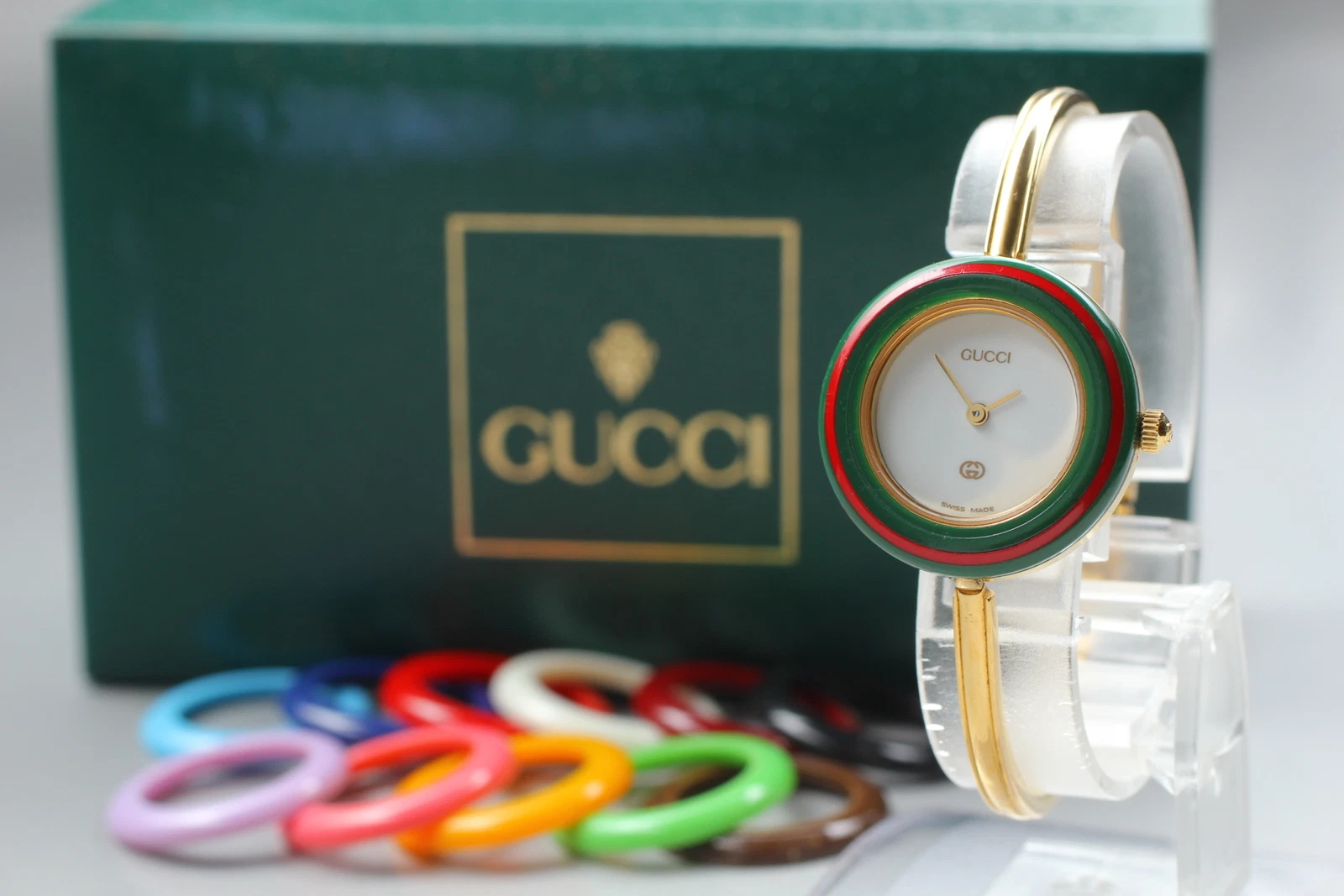 Montre à quartz femme Gucci 1100 L lunette à changement 12 couleurs en boîte [presque comme neuve] JAPON