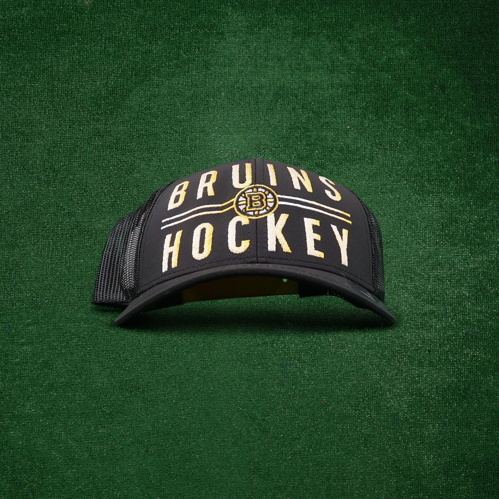 Бостон Брюинз, НХЛ, женский черный дальнобойщик Adidsa с жесткой сетчатой кепкой