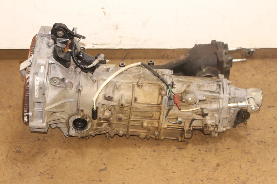 Subaru Impreza WRX 2004-2007 turbo transmisión manual trasera diferencial JDM EJ205 Foto 3 de 4