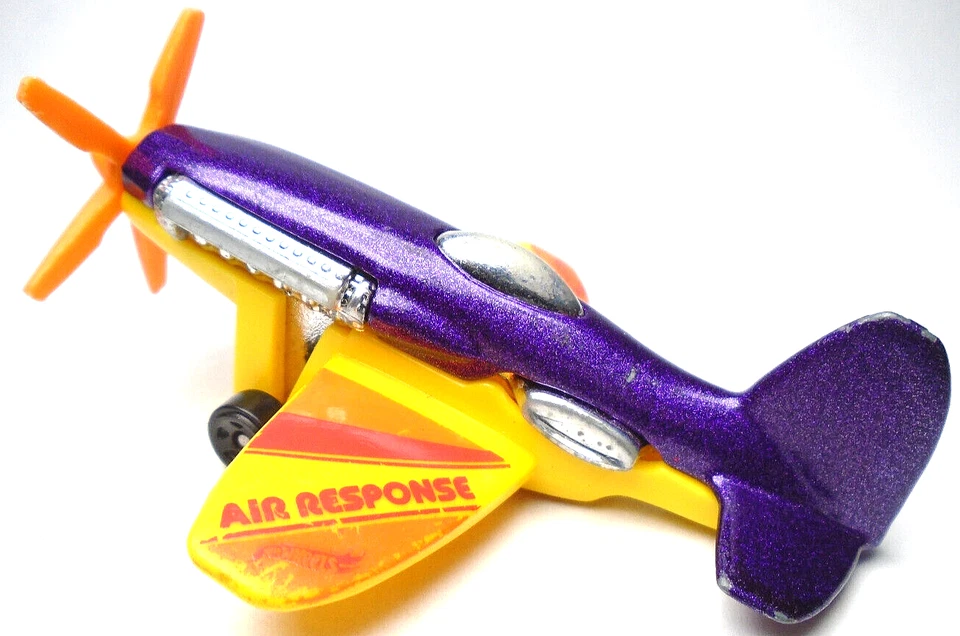 2020 HOT WHEELS MAD PROPZ AIR RESPONSE PURPLE & YELLOW 3" DIECAST AIRPLANE W RED - Image 3 of 4