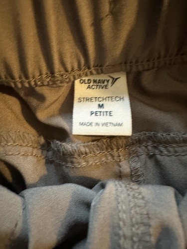 Old Navy Stretchtech Women’s Med. Petite Khaki Color Cropped 23” Inseam 28” W - Picture 2 of 7