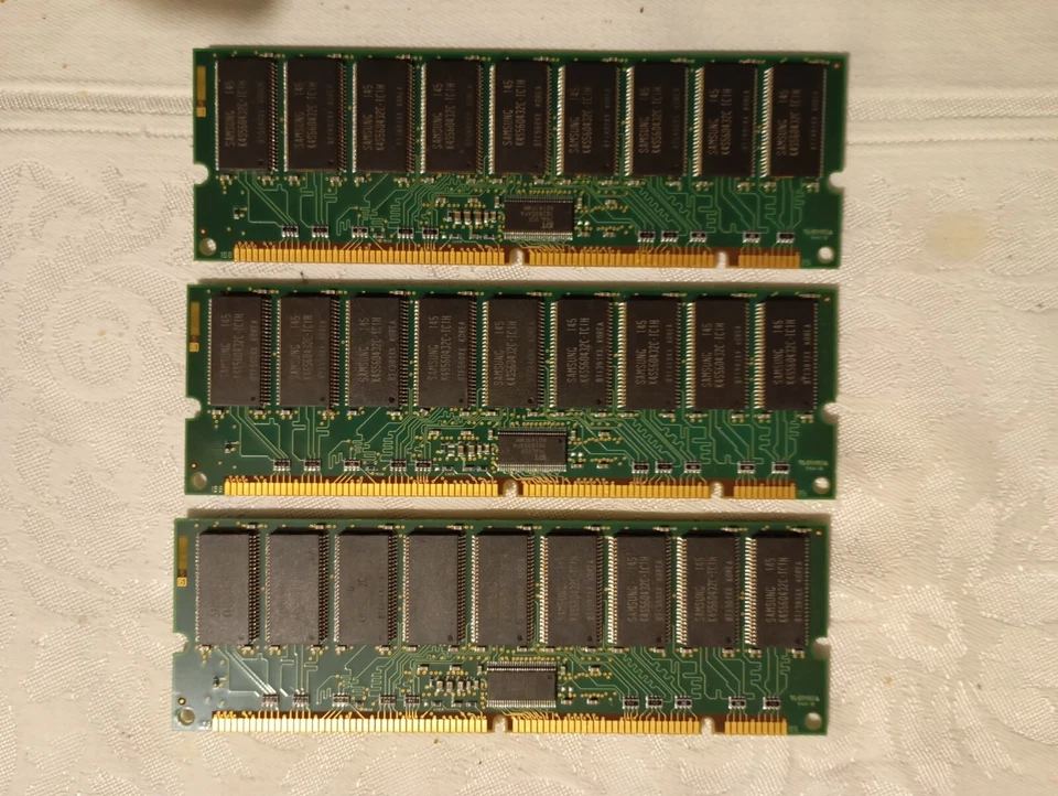 3xSamsung 1GB M377S2858CT3-C1HQ0 RDIMM PC100 ECC SKU: 011306 Brand: Samsung - Image 3 of 4