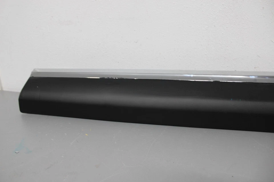 2011 2013 TOYOTA HIGHLANDER RIGHT SIDE FRONT DOOR MOLDING Foto 2 de 4